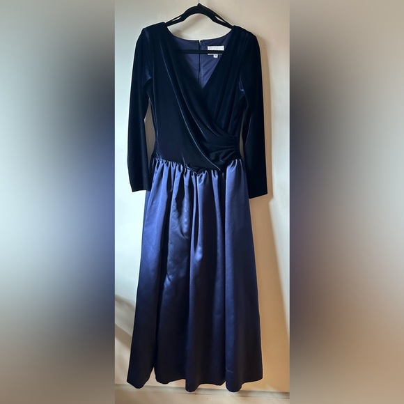 Vintage Cache Blue Velvet Maxi Formal Gown Military Ball Elegant Wedding MOB - Picture 1 of 4